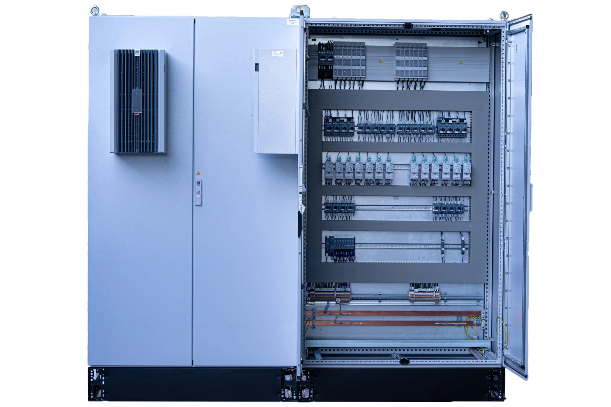 Fertiggestellter Schaltschrank von UVP in Deutschland