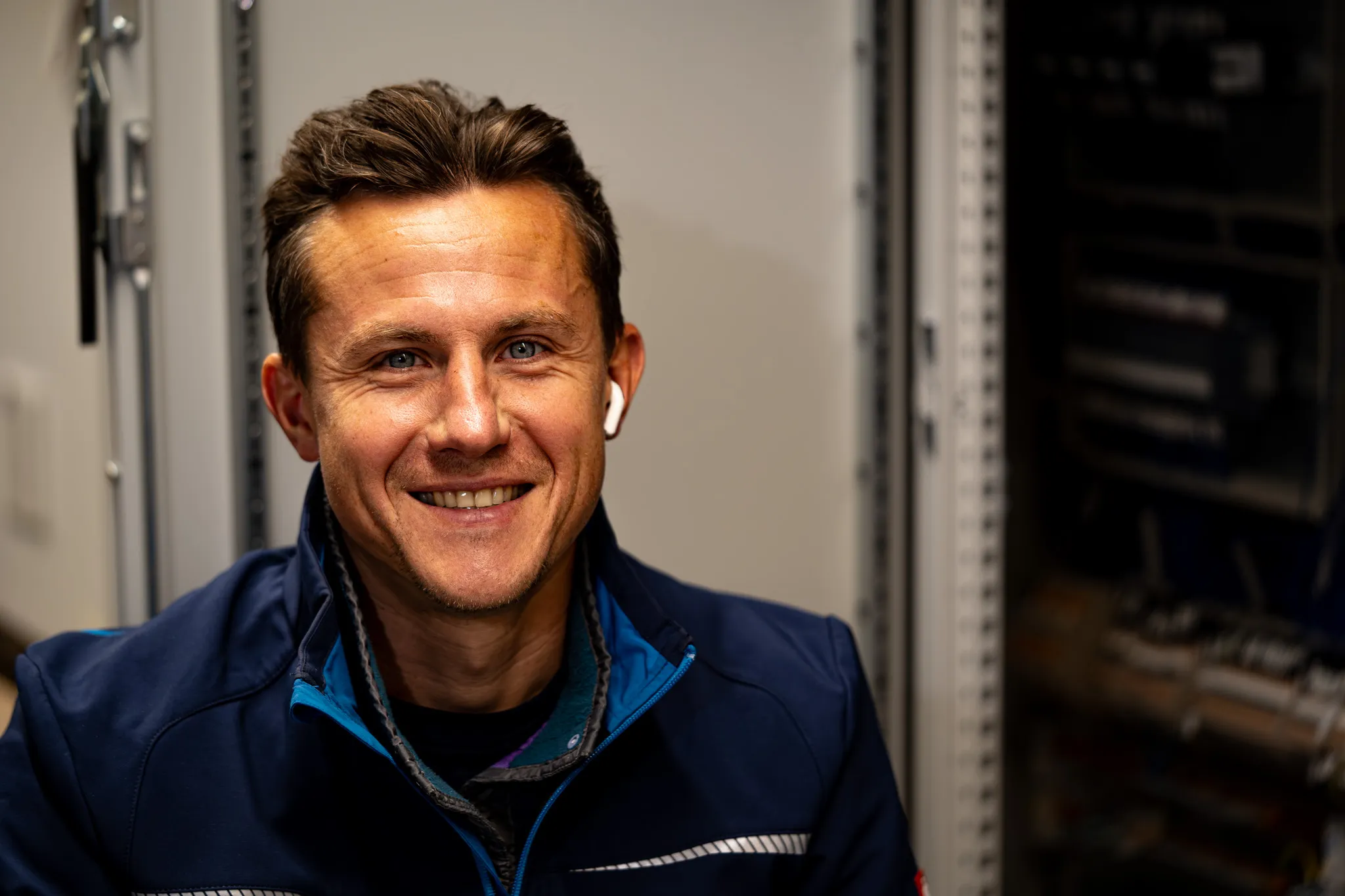 Mitarbeiter im Bereich Elektro bei UVP in Pleidelsheim